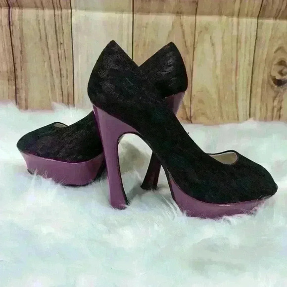 🎉🎉Designer Shoe Party 🎉🎉August 1 at 8:45 eastern time - Picture 2 of 3